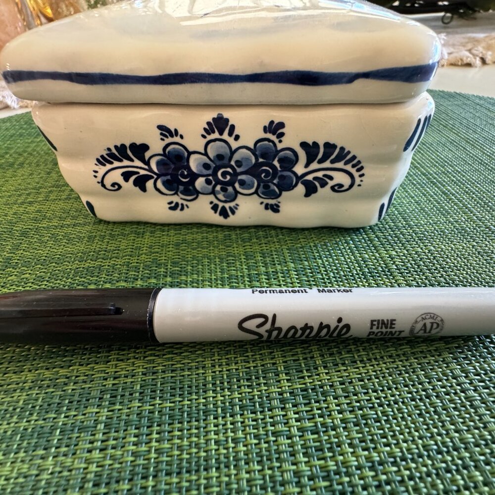 Delft Ceramic Table Box / Trinket Box - Picture 5 of 11
